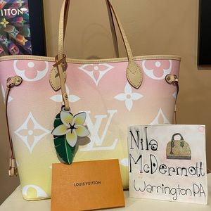 💖 Pending💖 Neverfull on the Pool MM 💖